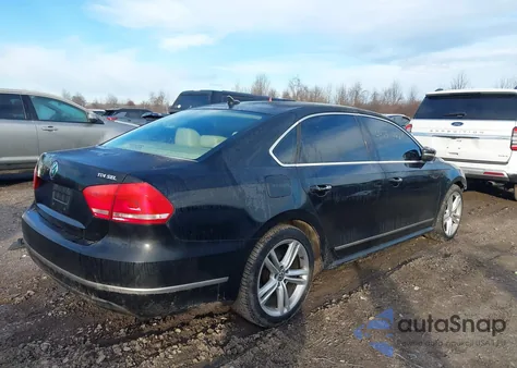 2014 Volkswagen Passat 2.0L Tdi Sel Premium z USA, uszkodzony, nr VIN 1VWCN7A3XEC050875